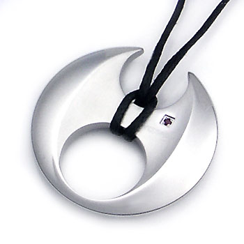 Brosway Acero Inoxidable Ruby Gotika Pendant w/Cuerda de Cuero