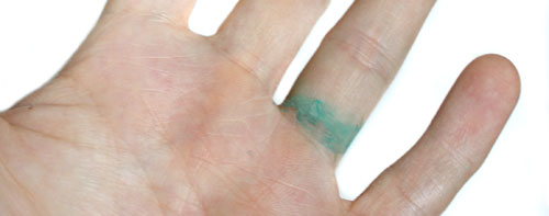 green ring finger